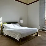 Hotel Frame 5*