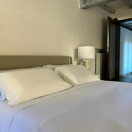 Hotel Frame
