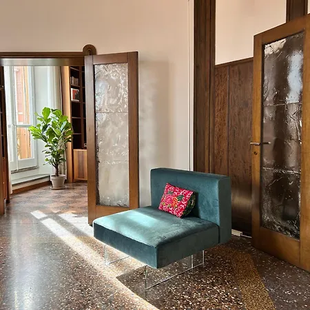 Frame Hotel