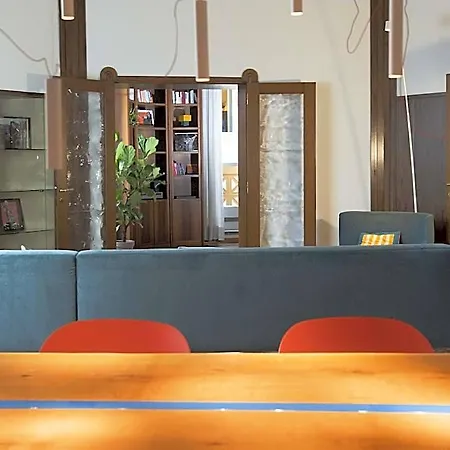 Hotel Frame