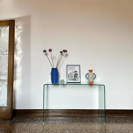Hotel Frame