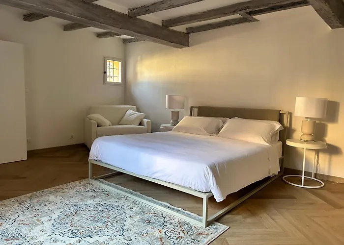 Frame 5* בולוניה