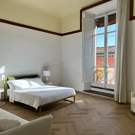 Frame Hotel